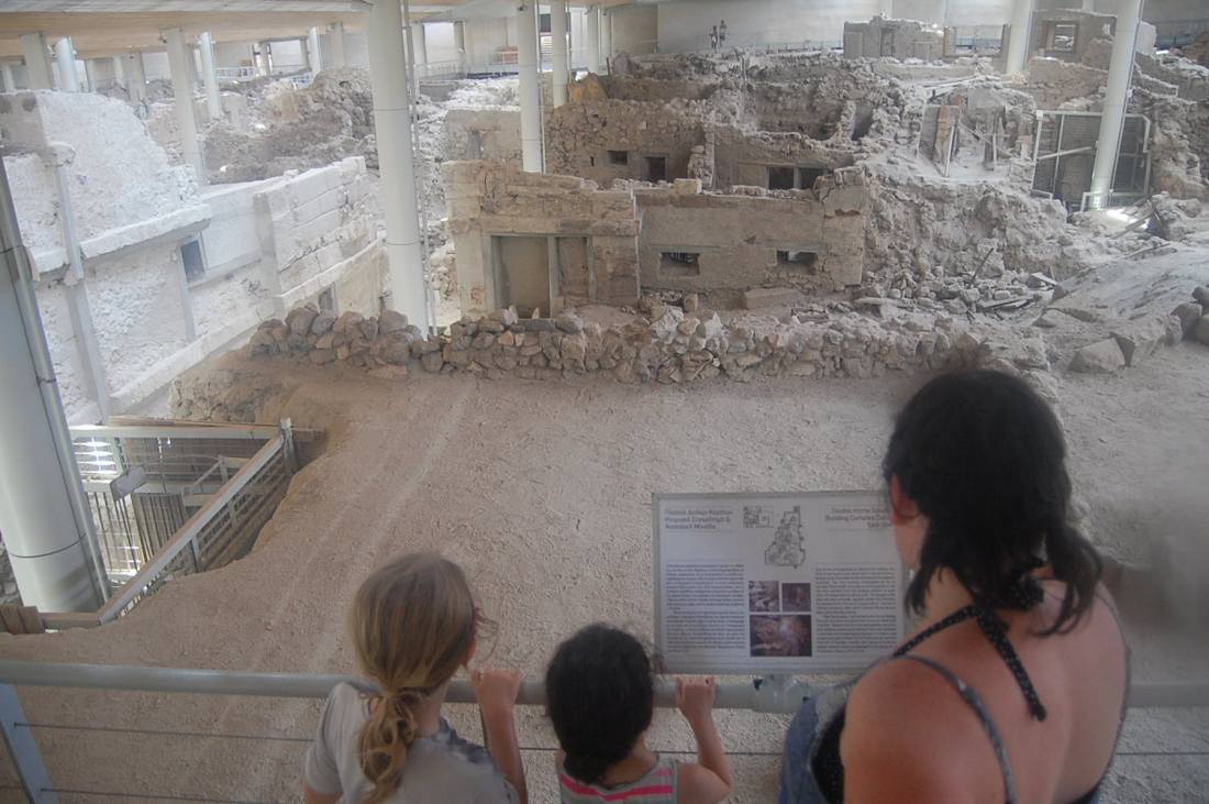 Akrotiri_excavations